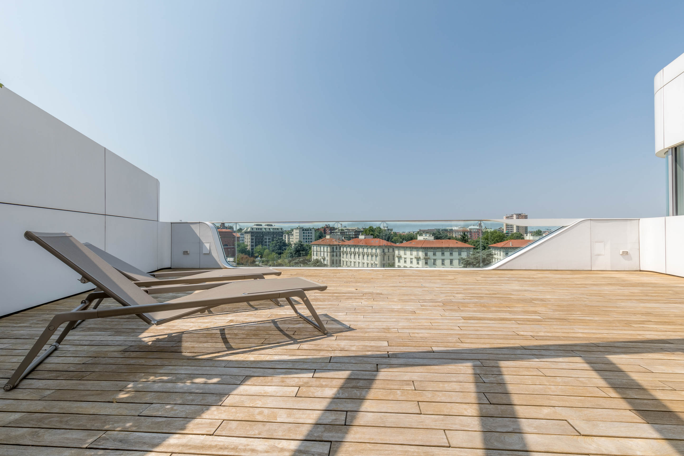 PRIVATE LUXERY PENTHOUSE IN MILAN | Wooden decking boards teak invisible fixed