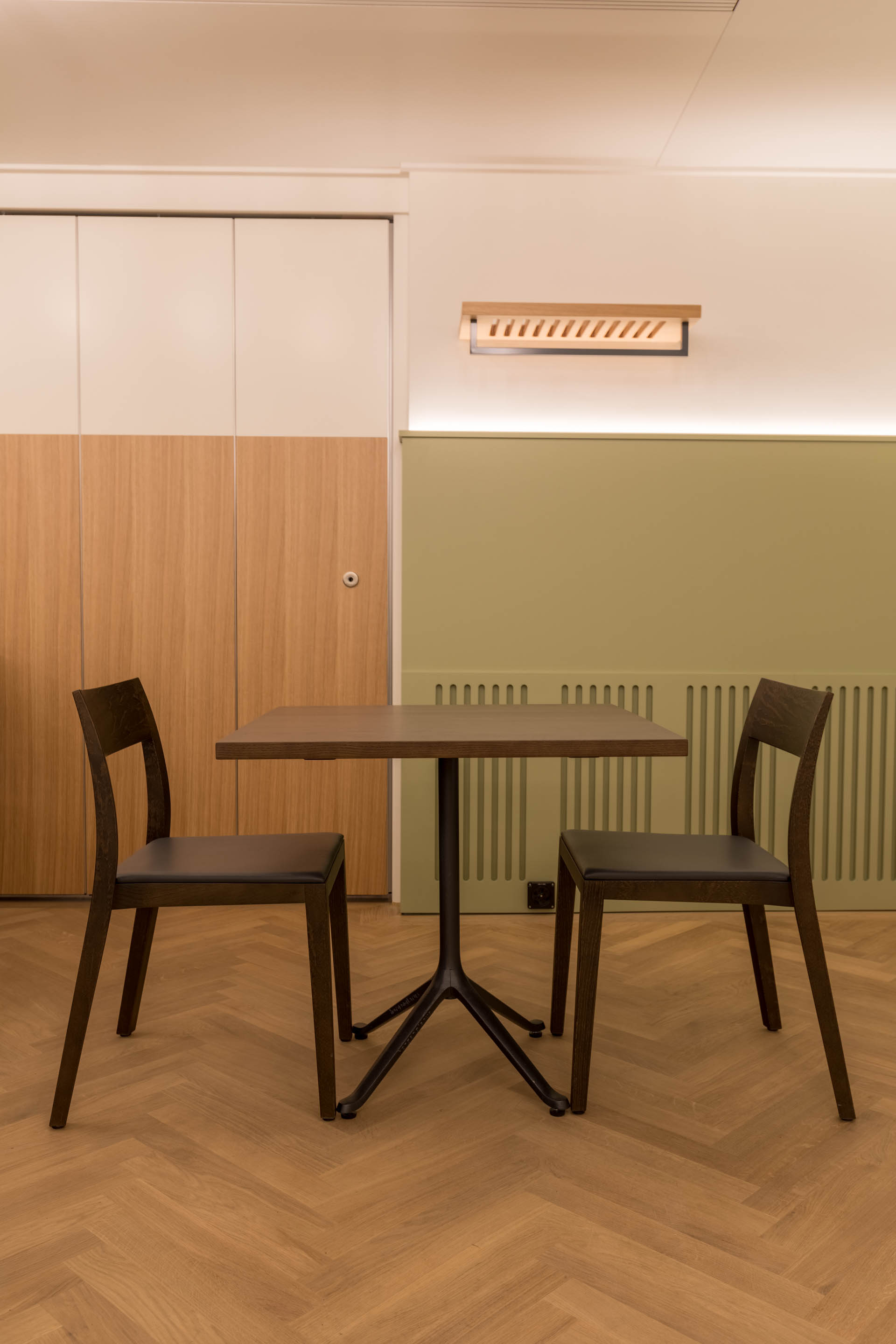 RESTAURANT ADLER SCHWANDEN | Furniture and walls made from european Oak lumber and veneer 